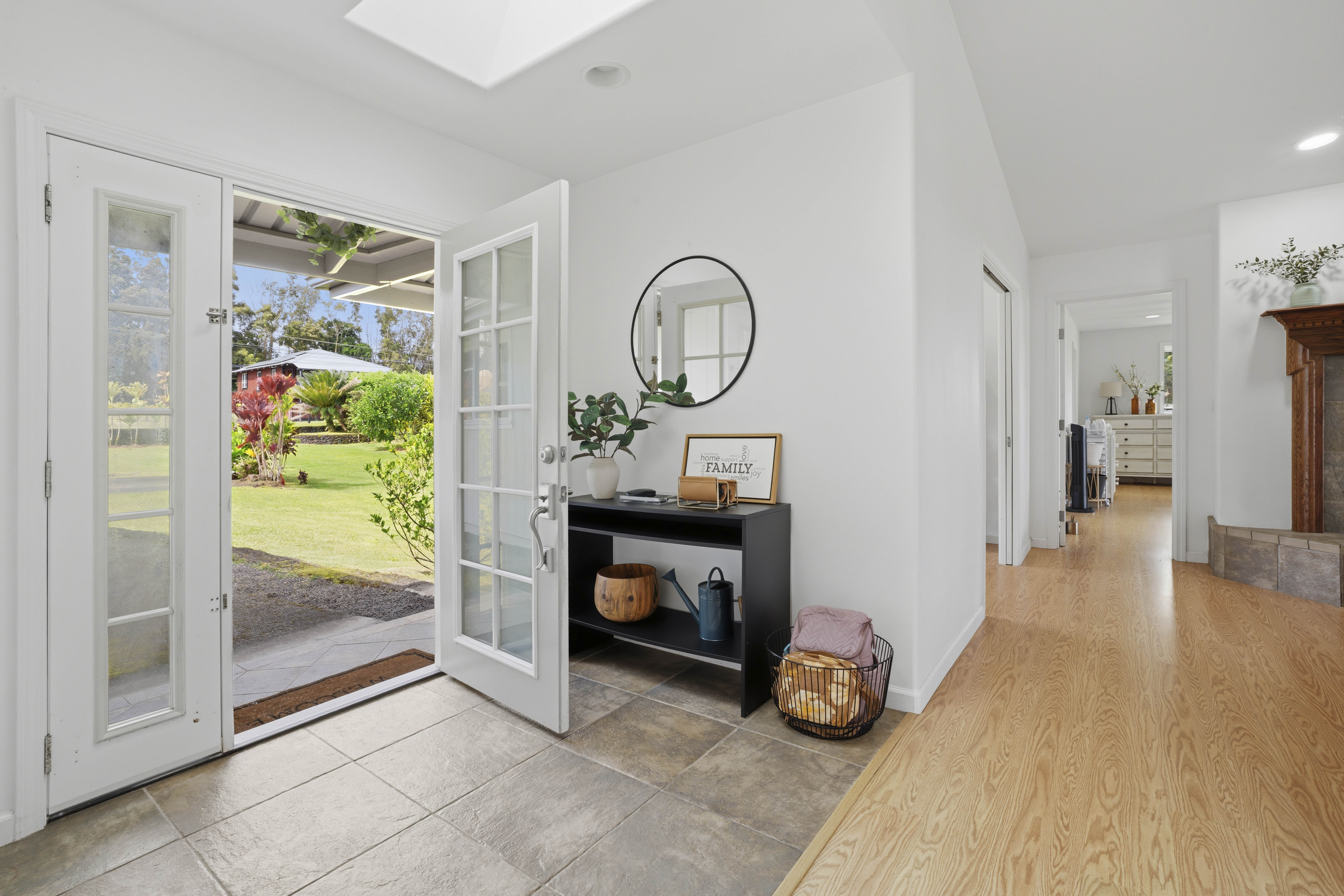 18-3970 Canney Road Mountain View, HI 96771 - Photo 7 of 30 a living room with furniture and a wooden floor
