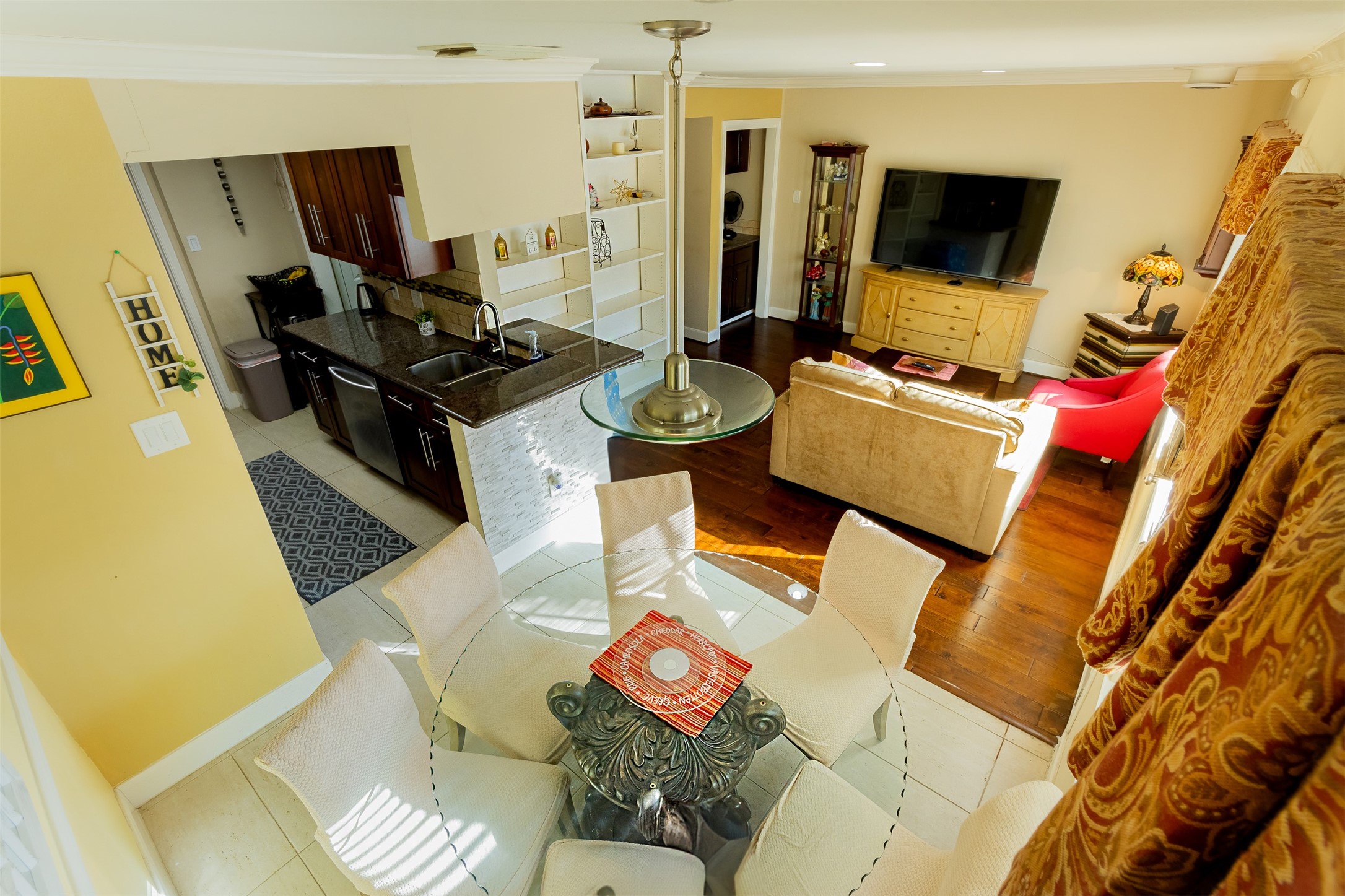 14357 Misty Meadow Lane Houston, TX 77079 - Photo 22 of 49 Breakfast-family room