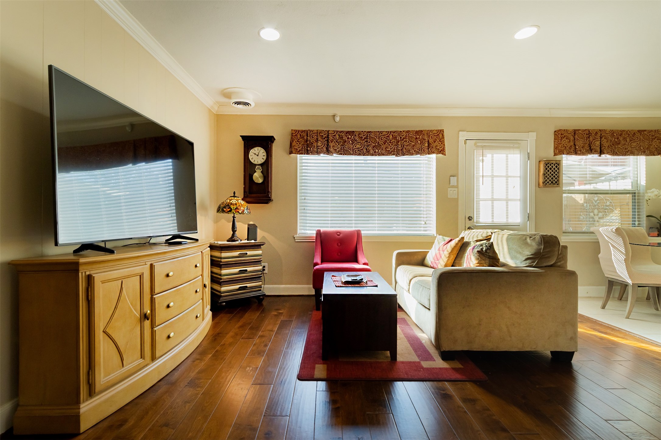 14357 Misty Meadow Lane Houston, TX 77079 - Photo 24 of 49 Family room-1