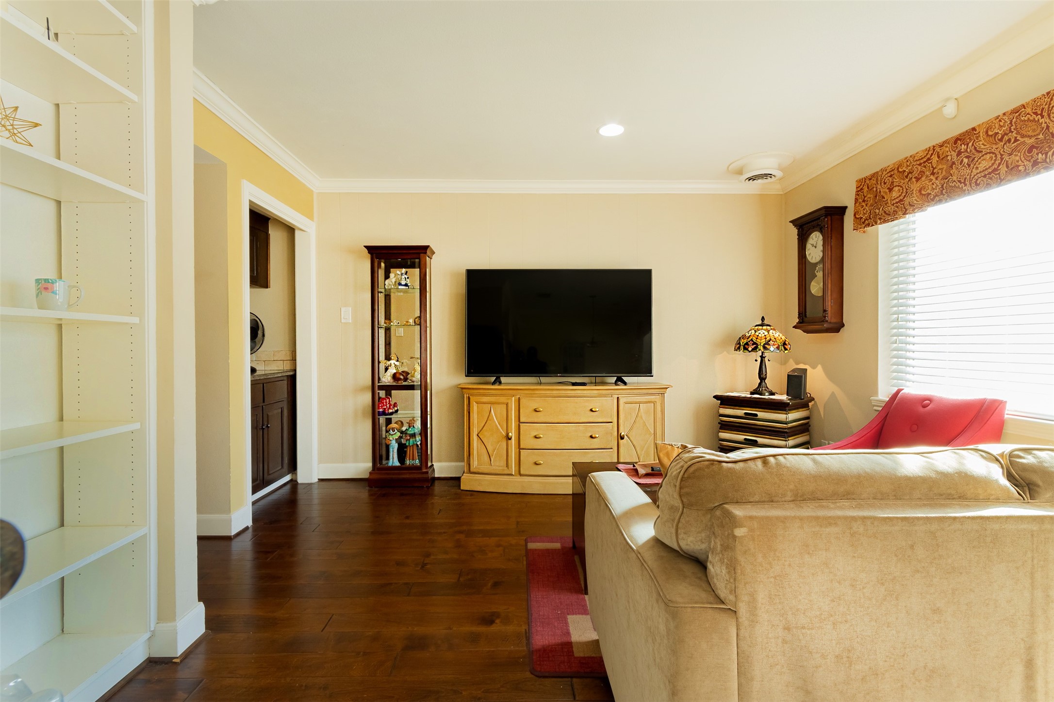 14357 Misty Meadow Lane Houston, TX 77079 - Photo 25 of 49 Family room-2