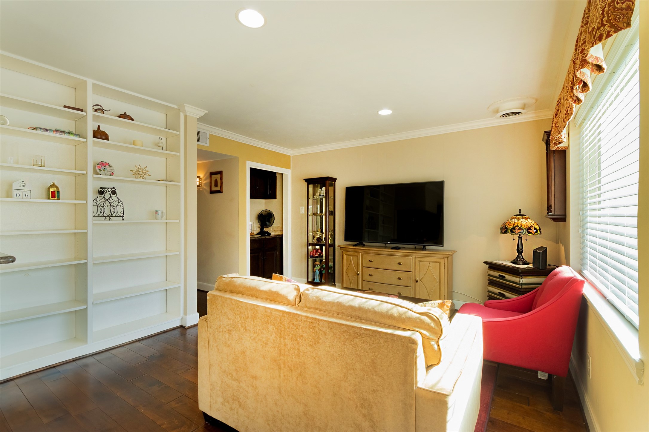 14357 Misty Meadow Lane Houston, TX 77079 - Photo 26 of 49 Family room-3