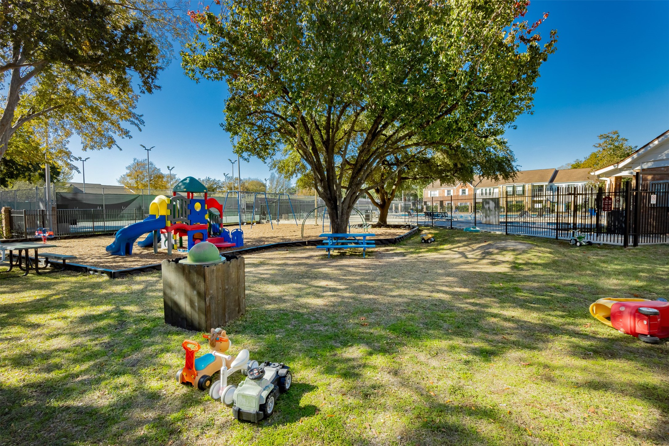 14357 Misty Meadow Lane Houston, TX 77079 - Photo 4 of 49