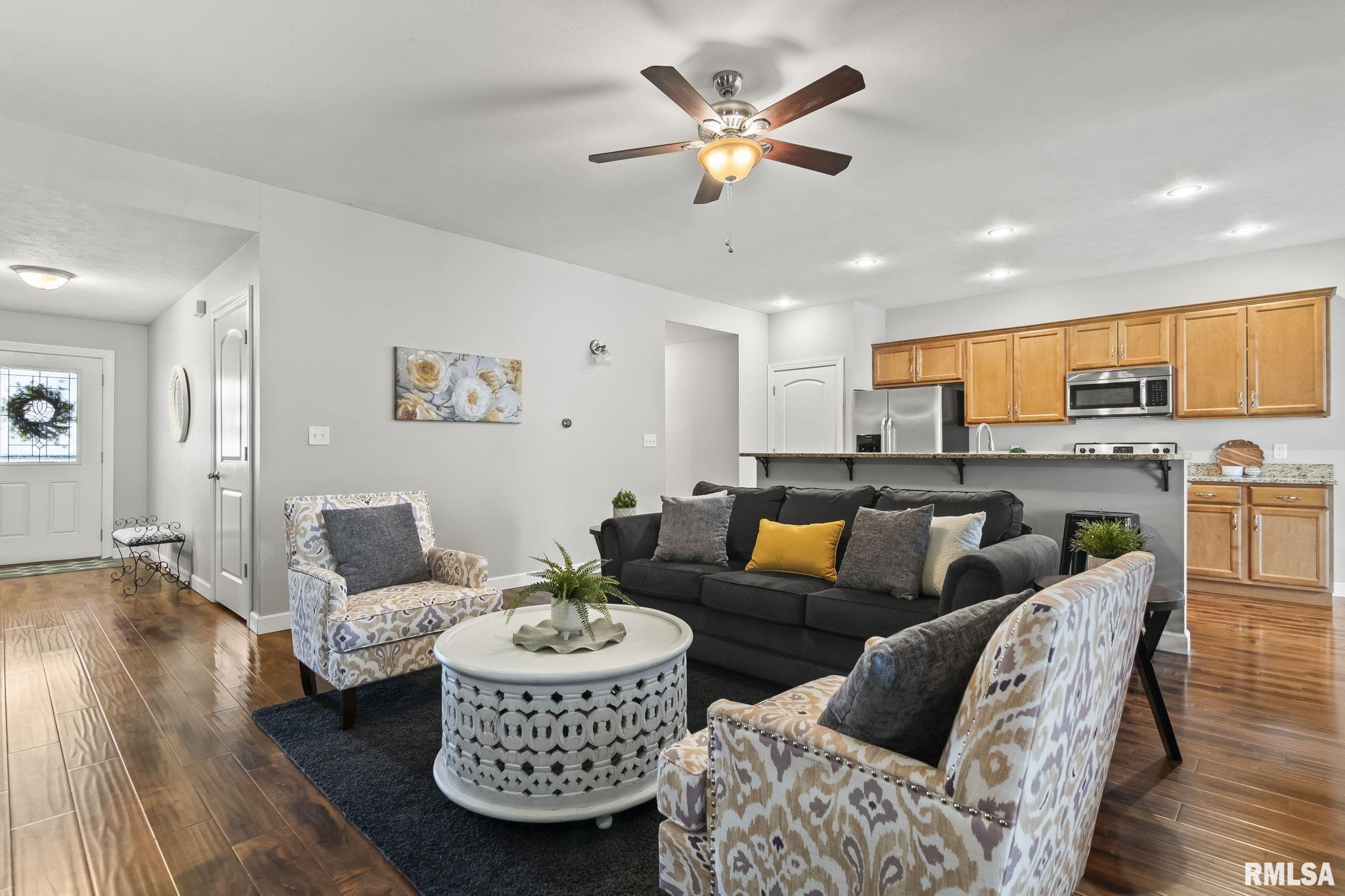 4546 Thompson Road Springfield, IL 62711 - Photo 3 of 41