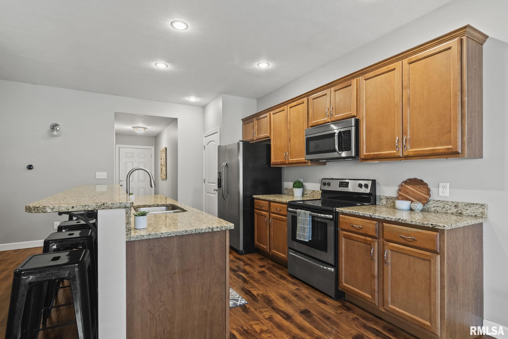 4546 Thompson Road Springfield, IL 62711 - Photo 8 of 41