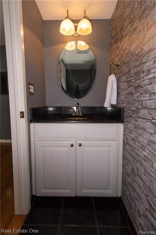 1693 Riverside Drive Rochester Hills, MI 48309 - Photo 21 of 24