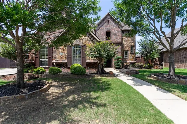 $950,000 | 7905 Hallmark Drive, North Richland Hills, TX 76182