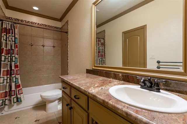 $950,000 | 7905 Hallmark Drive, North Richland Hills, TX 76182