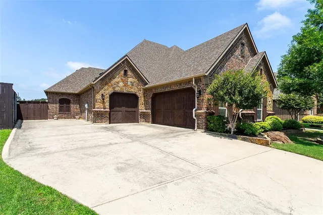 $950,000 | 7905 Hallmark Drive, North Richland Hills, TX 76182