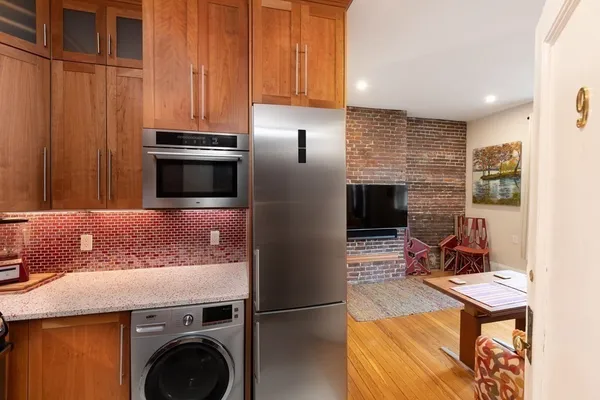 $2,950 | 7 Hereford Street, Unit 9, Boston, MA 02115