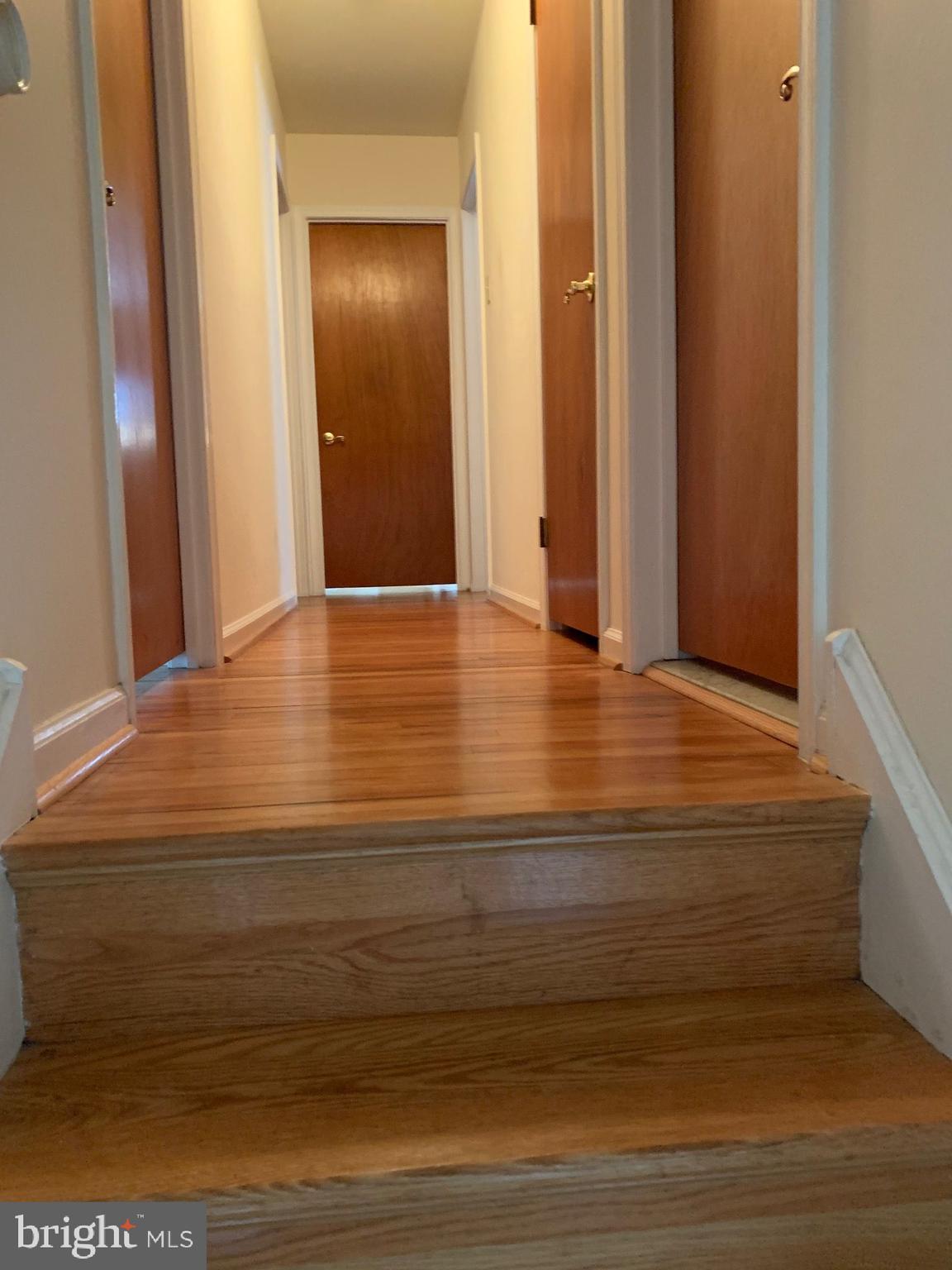 2290 Weir Road Aston, PA 19014 - Photo 21 of 35 Second Floor Hallway