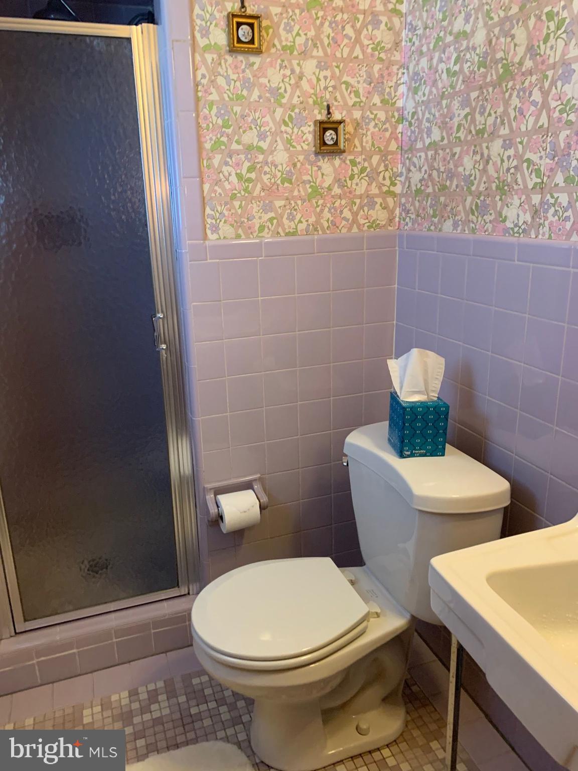 2290 Weir Road Aston, PA 19014 - Photo 22 of 35 Master Bath