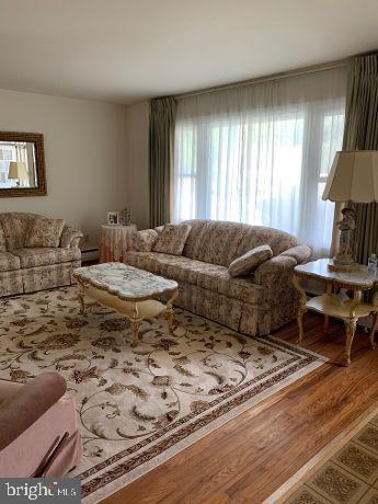 2290 Weir Road Aston, PA 19014 - Photo 35 of 35 Living Room