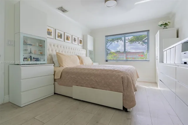 $649,000 | 13950 Oaklawn Place, Davie, FL 33325