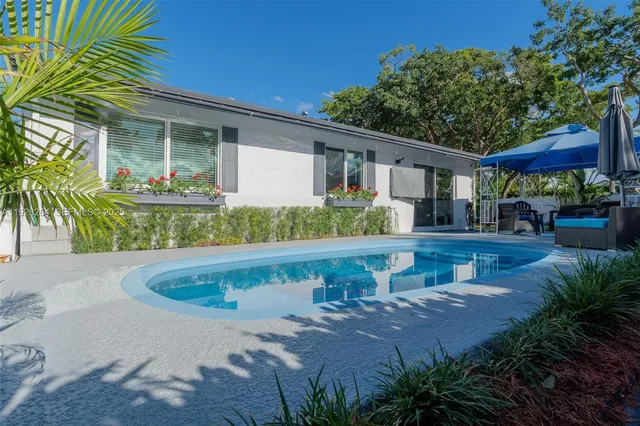 $649,000 | 13950 Oaklawn Place, Davie, FL 33325