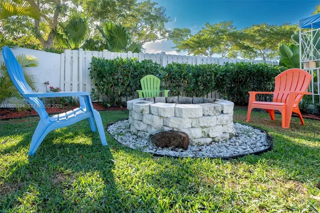 $649,000 | 13950 Oaklawn Place, Davie, FL 33325