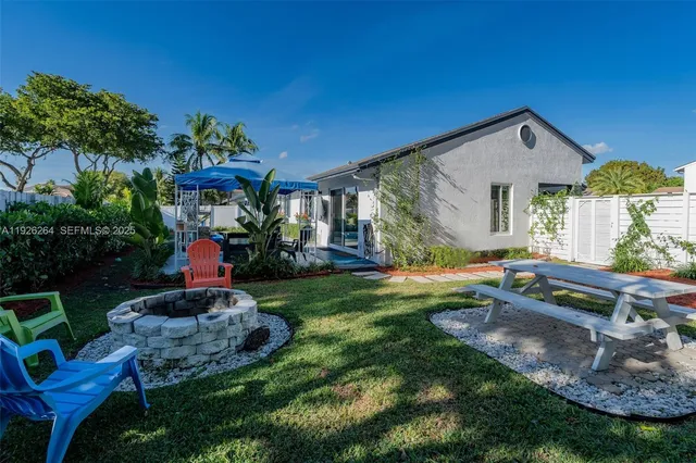 $649,000 | 13950 Oaklawn Place, Davie, FL 33325