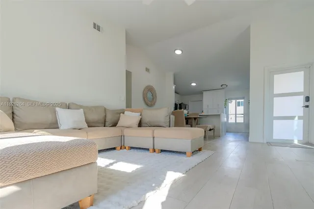 $649,000 | 13950 Oaklawn Place, Davie, FL 33325