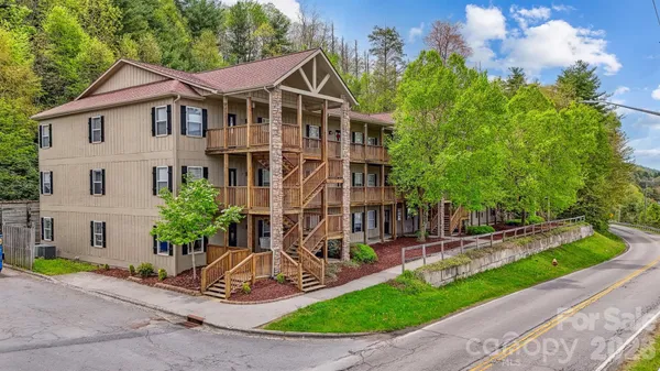 $389,000 | 800 Meadowview Drive, Boone, NC 28607