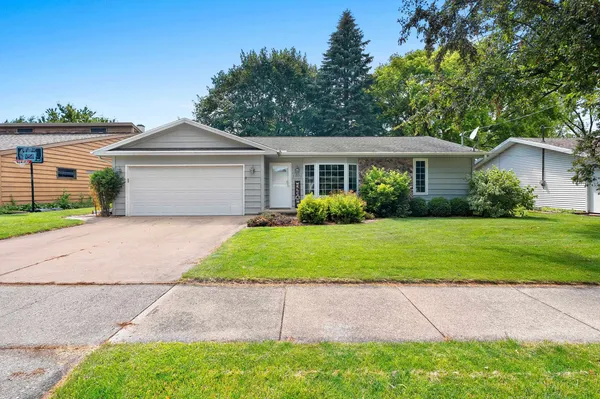 $289,900 | 1001 South Arlington Street, Appleton, WI 54915