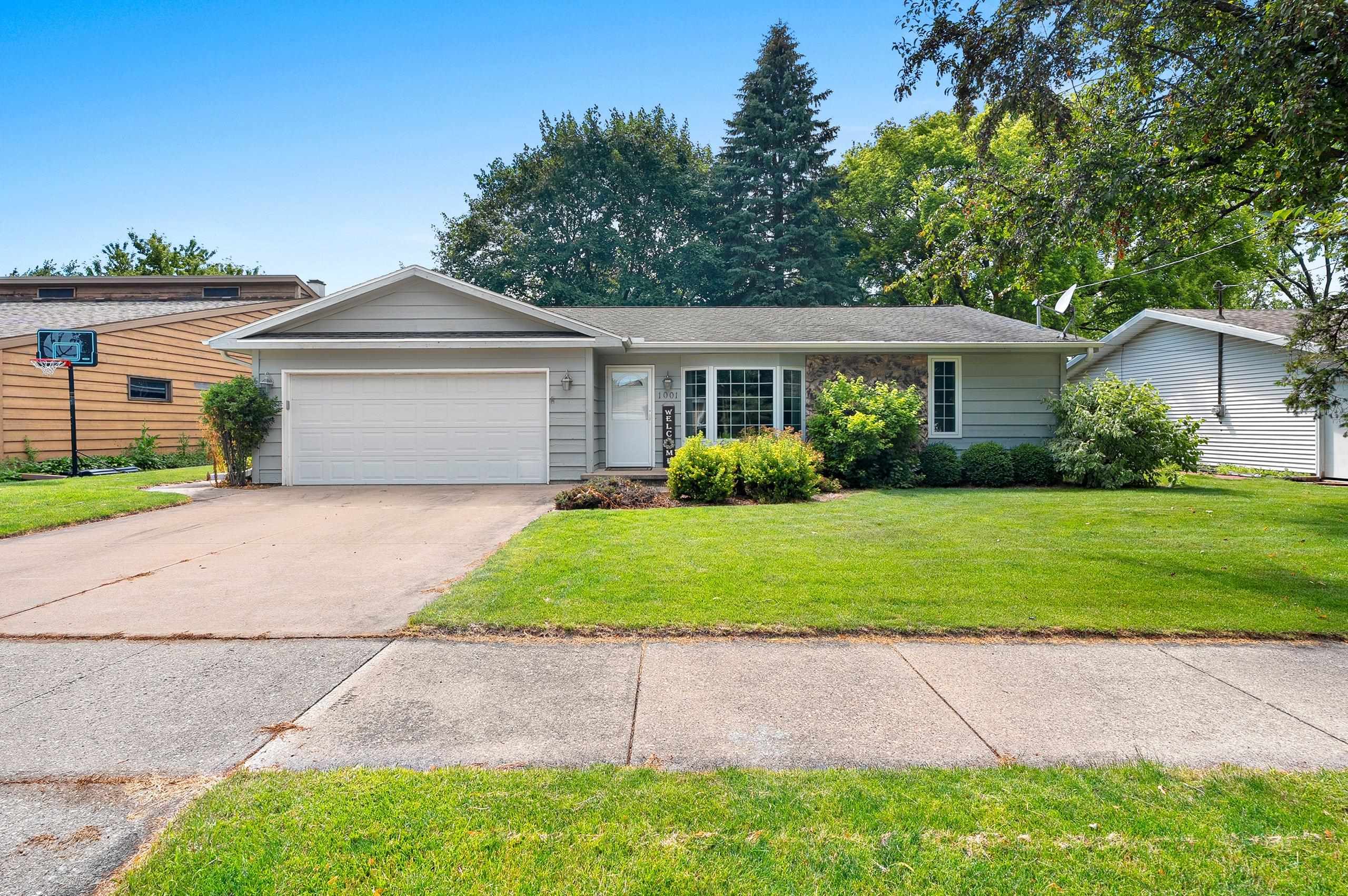 1001 South Arlington Street Appleton, WI 54915 - Photo 1 of 61