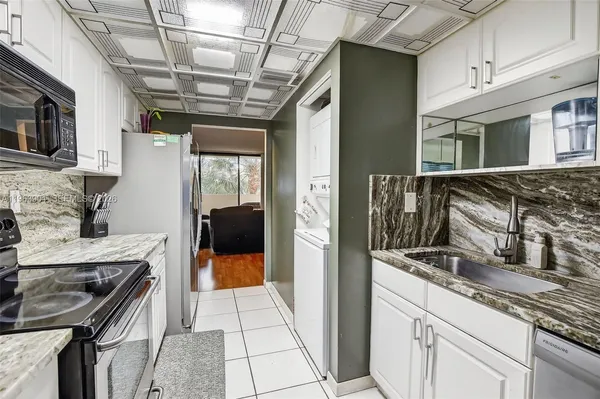 $1,800 | 7401 Northwest 16th Street, Unit 307, Plantation, FL 33313