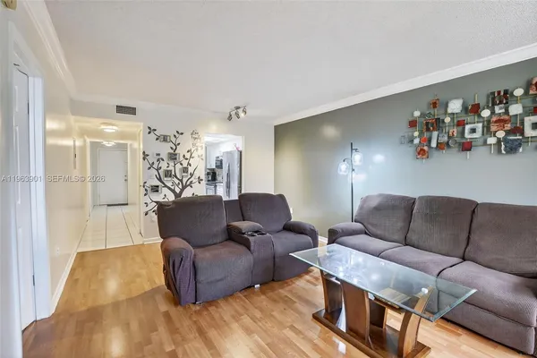 $1,800 | 7401 Northwest 16th Street, Unit 307, Plantation, FL 33313