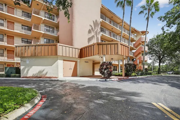$1,800 | 7401 Northwest 16th Street, Unit 307, Plantation, FL 33313