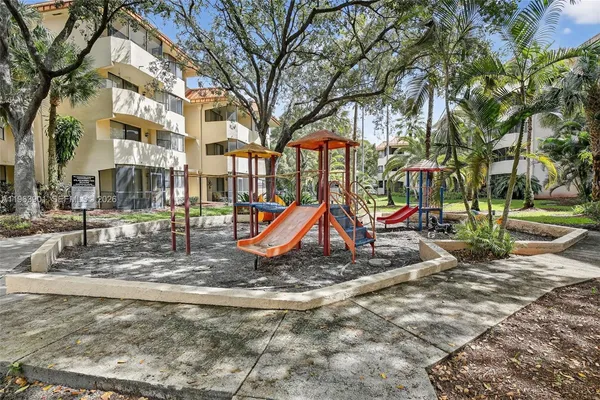 $1,800 | 7401 Northwest 16th Street, Unit 307, Plantation, FL 33313