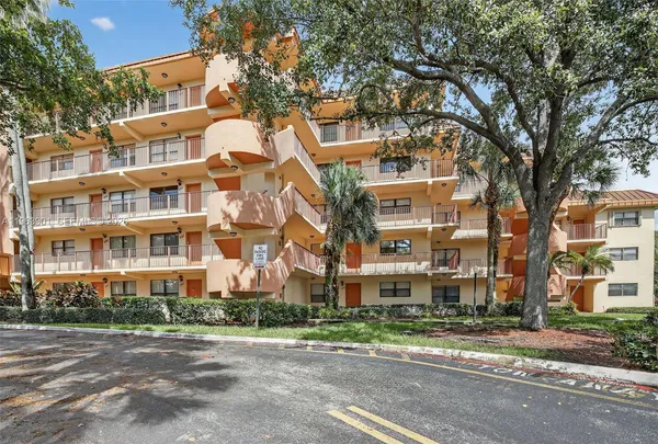 $1,800 | 7401 Northwest 16th Street, Unit 307, Plantation, FL 33313