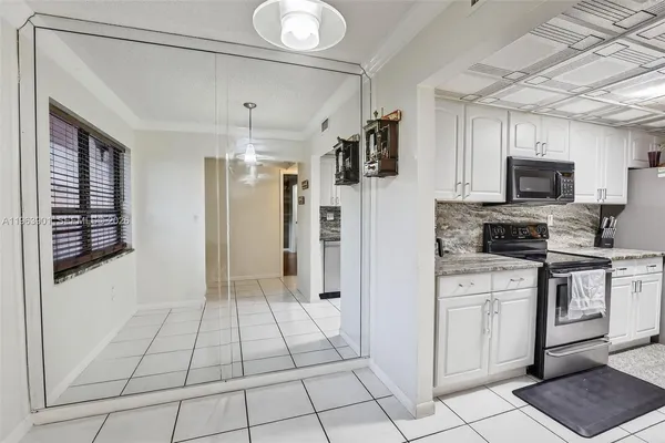 $1,800 | 7401 Northwest 16th Street, Unit 307, Plantation, FL 33313