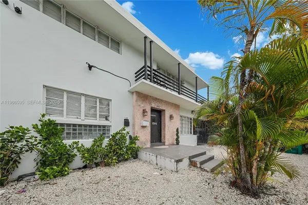 $2,900 | 843 Northwest 3rd Street, Unit 1, Miami, FL 33128