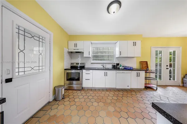 $2,875 | 843 Northwest 3rd Street, Unit 1, Miami, FL 33128