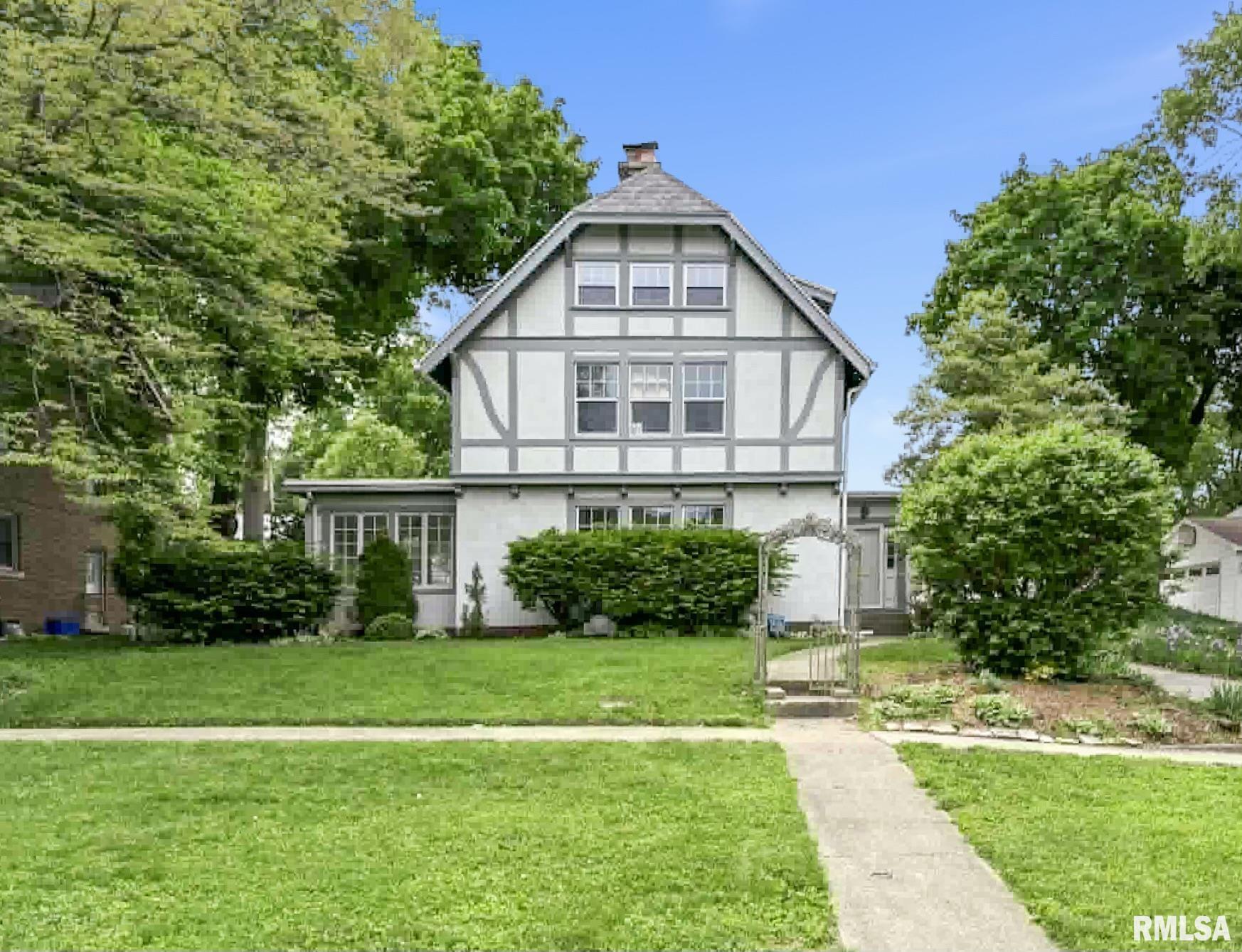 1325 South Bates Avenue Springfield, IL 62704 - Photo 1 of 55