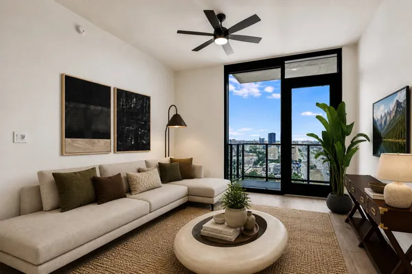 $2,700 | 84 East Avenue, Unit 2102, Austin, TX 78701