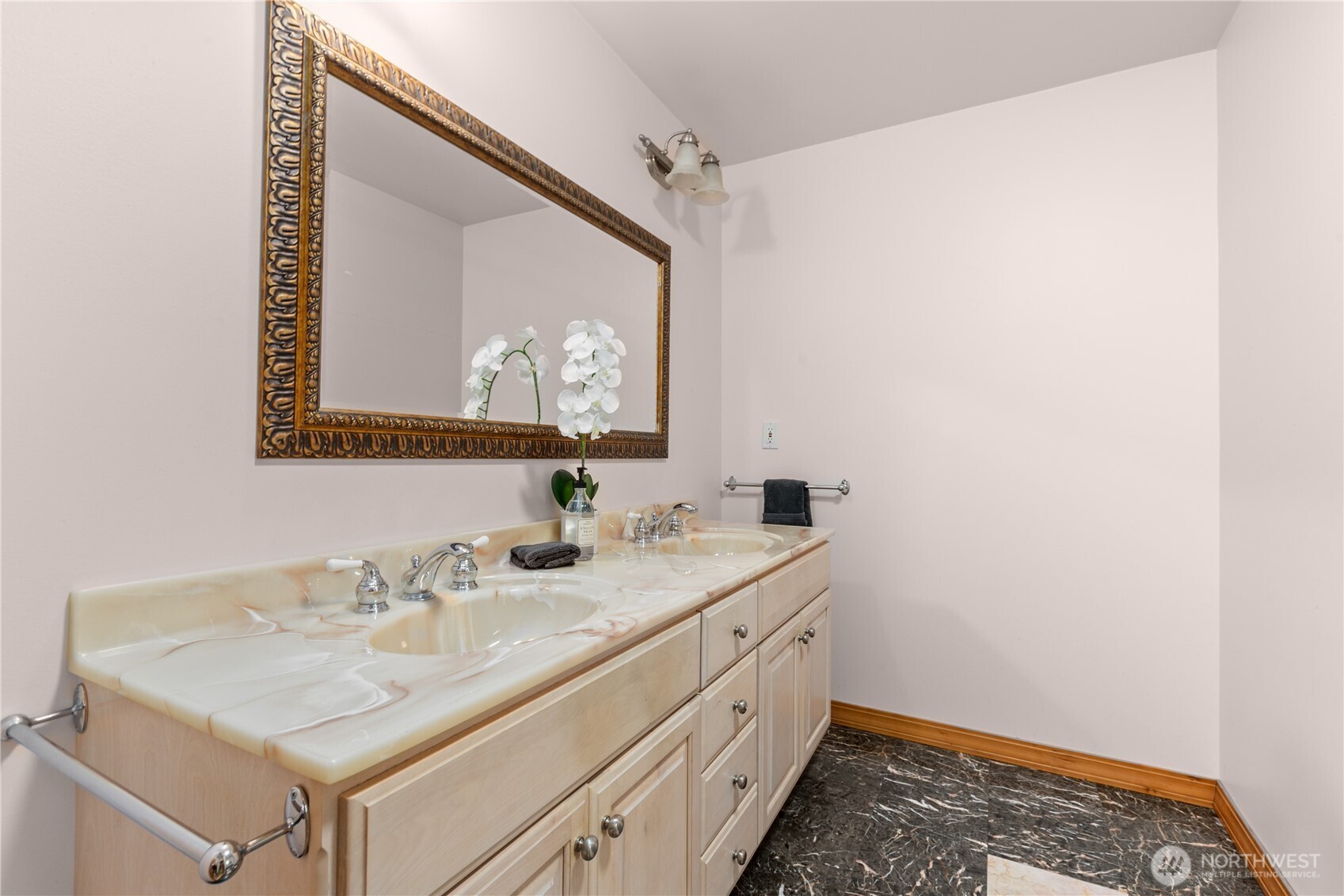 14808 84th Avenue Northeast Kenmore, WA 98028 - Photo 17 of 40