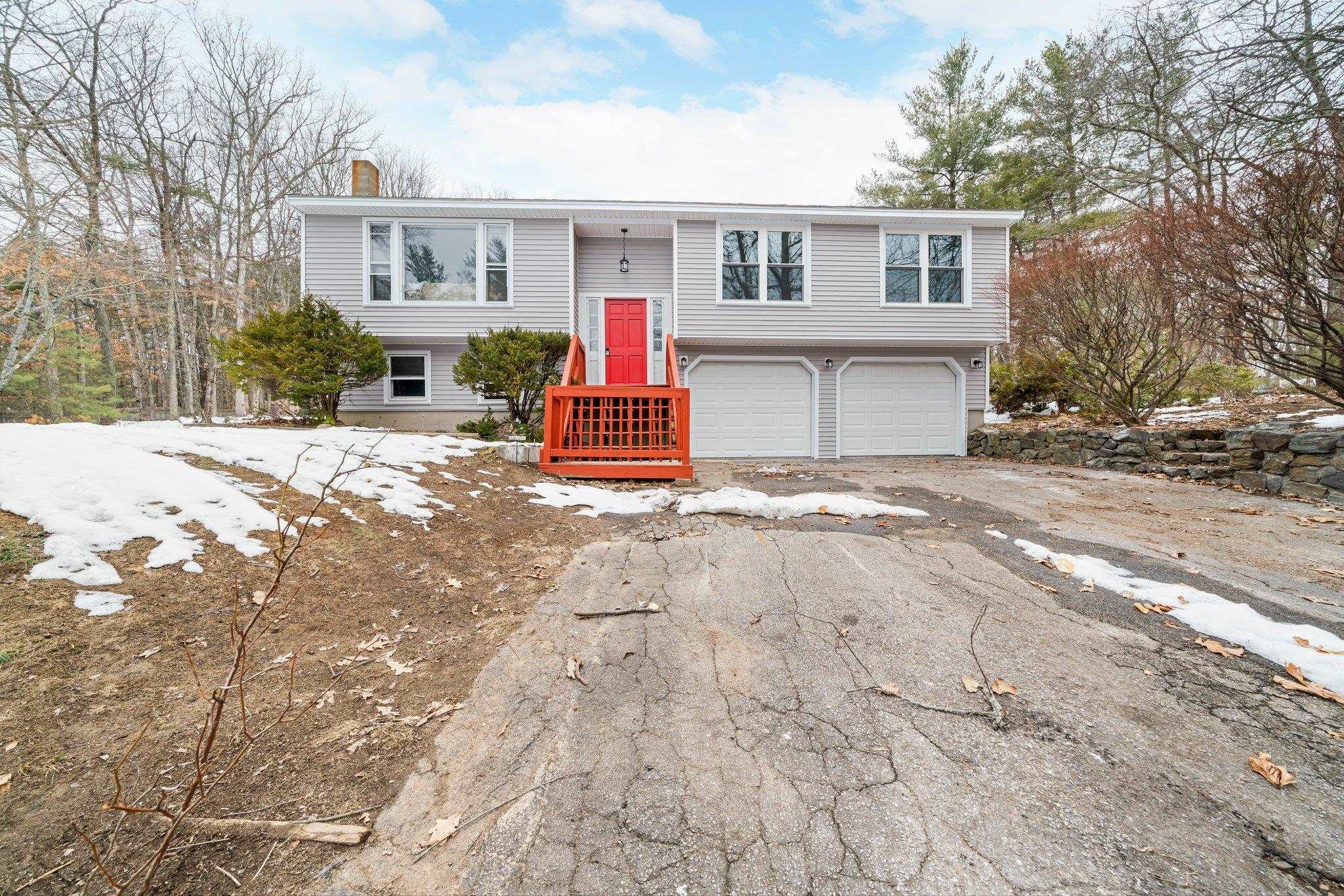 19 Lane Road Raymond, NH 03077 - Photo 1 of 34