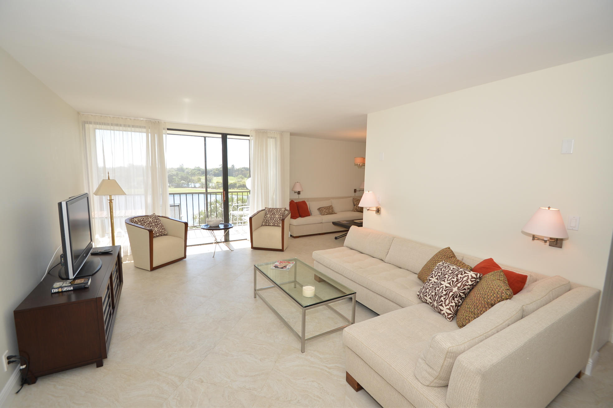 7786 Lakeside Boulevard, Unit 645 Boca Raton, FL 33434 - Photo 3 of 41 DSC_7424