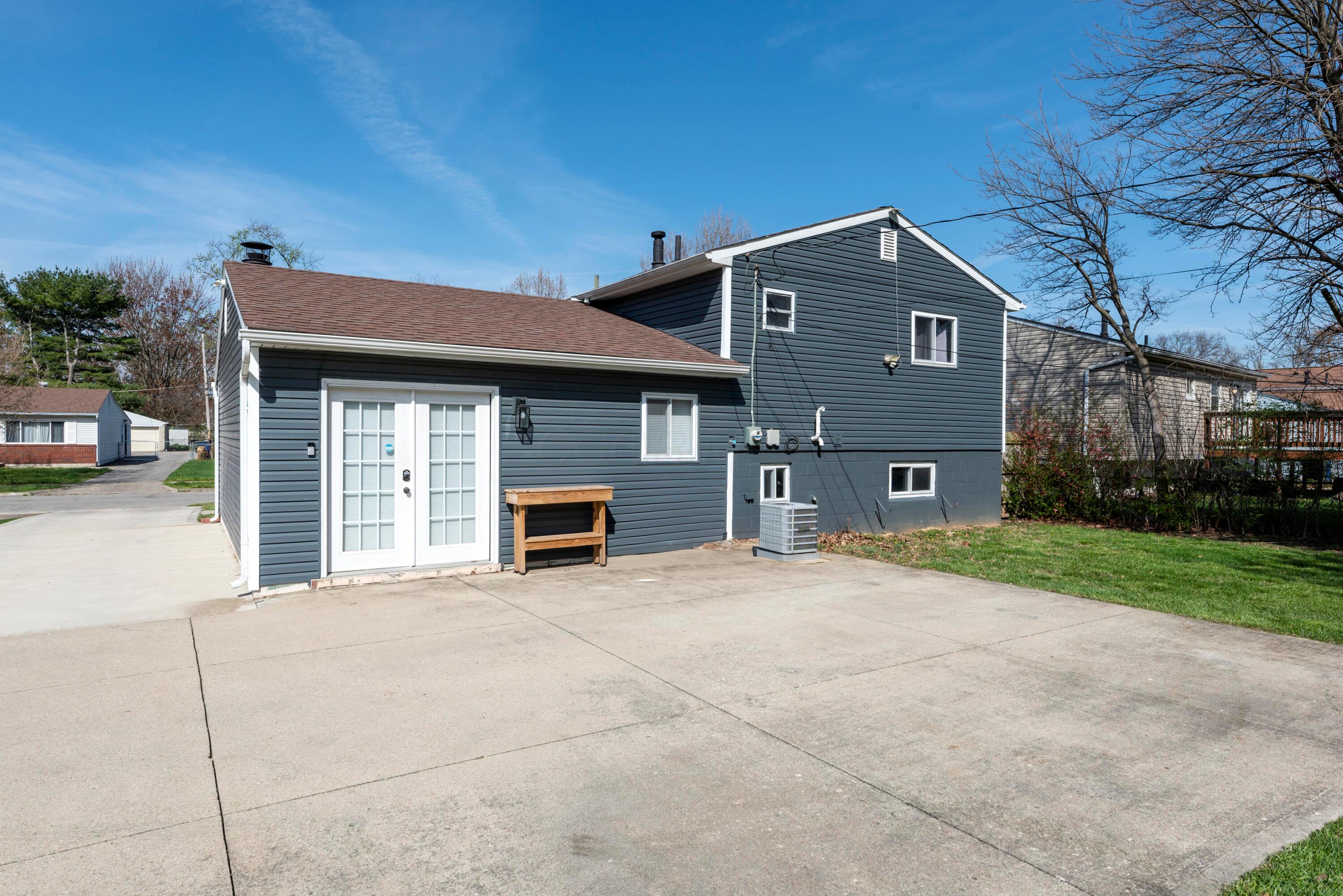1924 Alsace Road Columbus, OH 43232 - Photo 12 of 43 MAR_3508