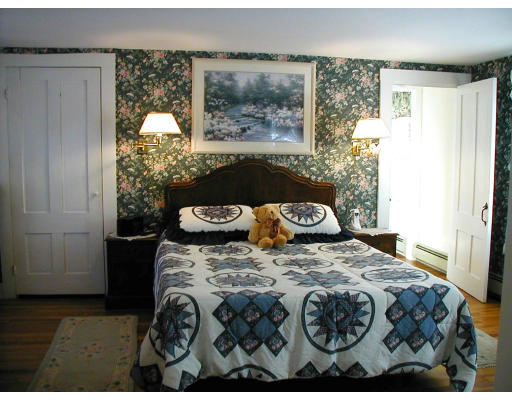 369 Village Street Medway, MA 02053 - Photo 8 of 14
