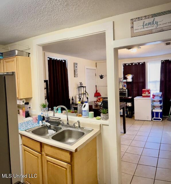1503 25th Street Gulfport, MS 39501 - Photo 4 of 17 KITCHEN LOOKING INTO DINING
