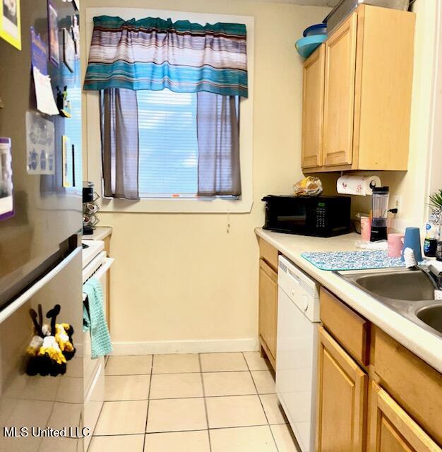 1503 25th Street Gulfport, MS 39501 - Photo 6 of 17 KITCHEN