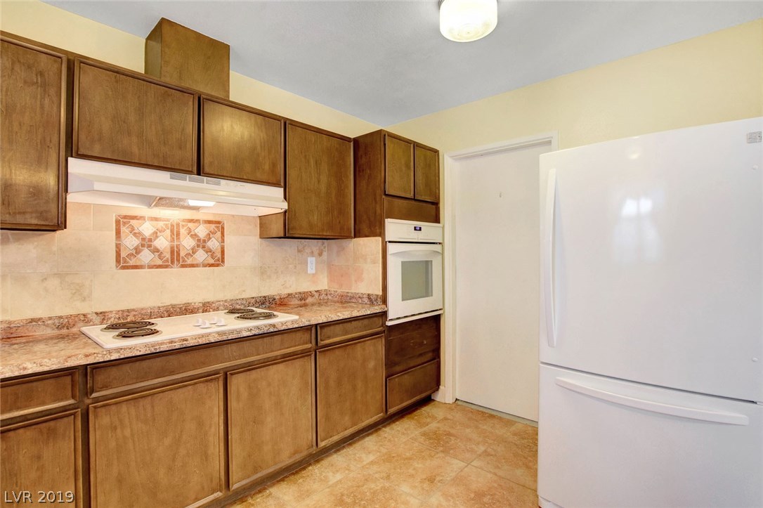 509 Altamira Road Las Vegas, NV 89145 - Photo 8 of 28 Gallery Image 8