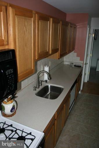 31 Lambourne Road, Unit 506 Towson, MD 21204 - Photo 11 of 30 Kitchen