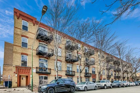 $440,000 | 1740 North Maplewood Avenue, Unit 109, Chicago, IL 60647
