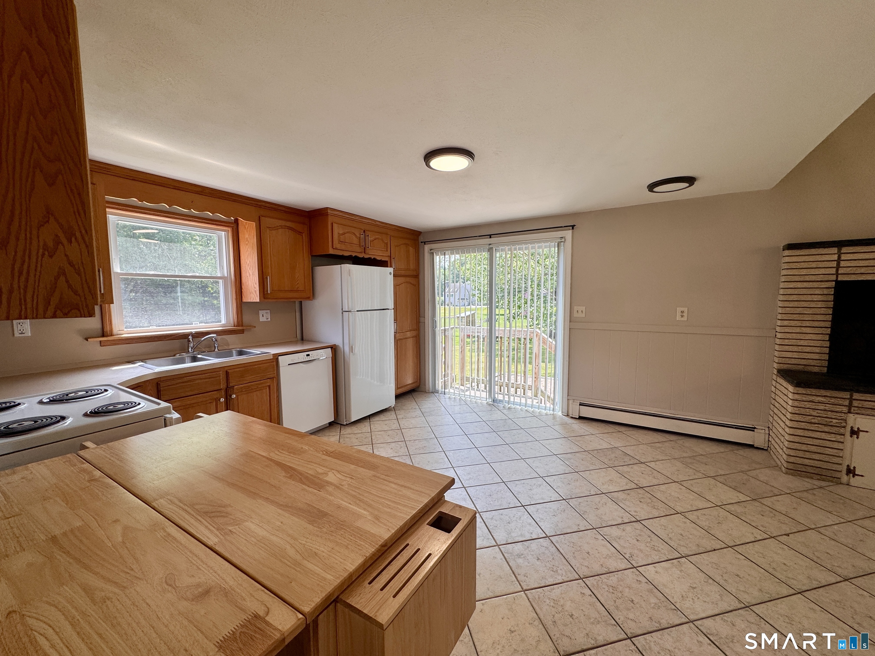 138 Hampden Road Somers, CT 06071 - Photo 10 of 40