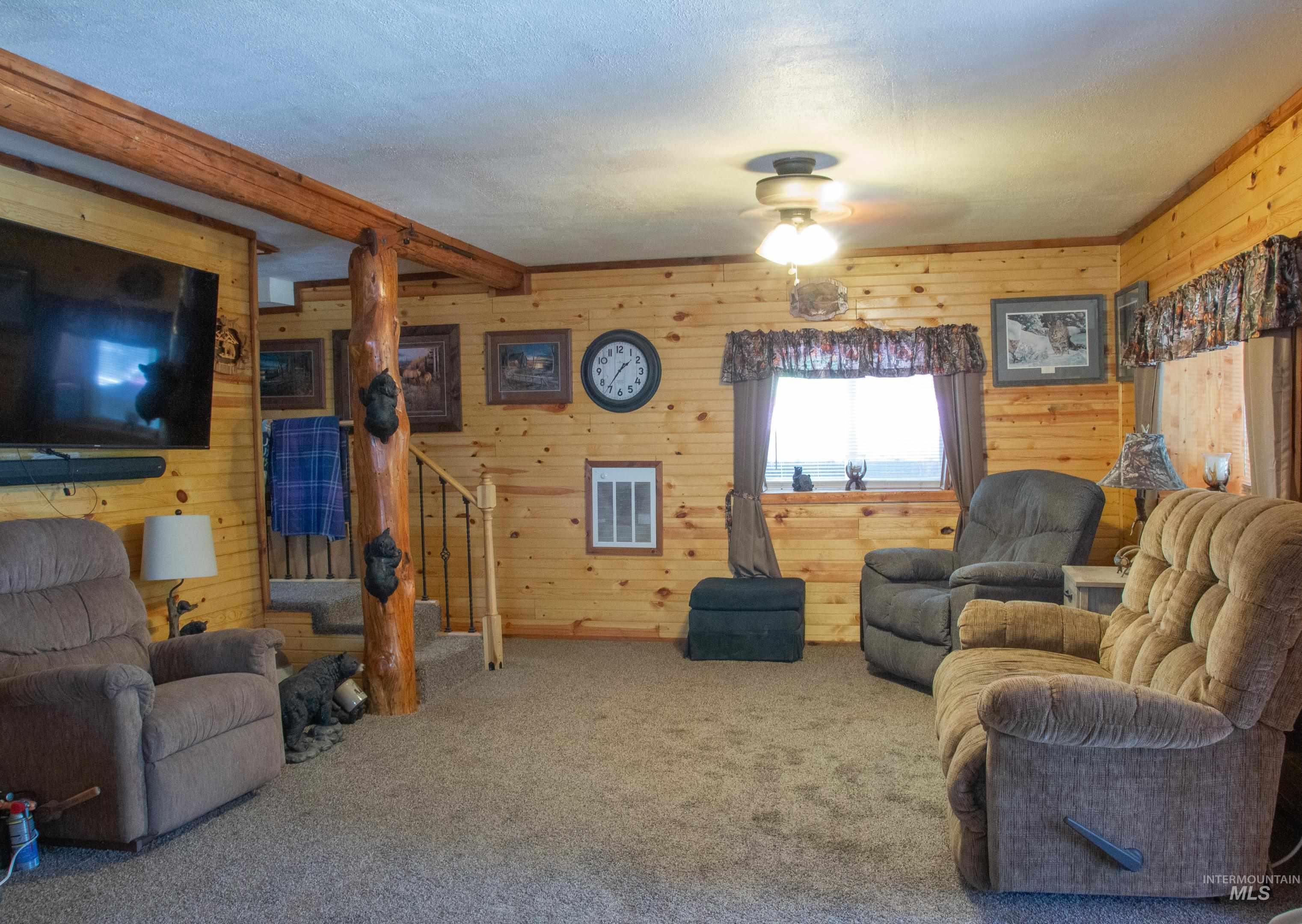 598 West Mountain Road Cascade, ID 83611 - Photo 5 of 24