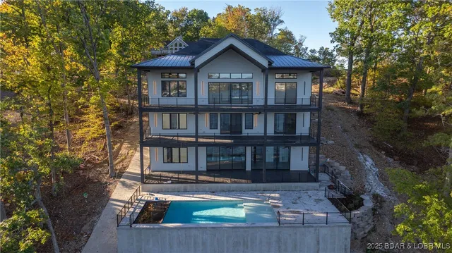 $2,750,000 | 957 Grand View Drive, Sunrise Beach, MO 65079
