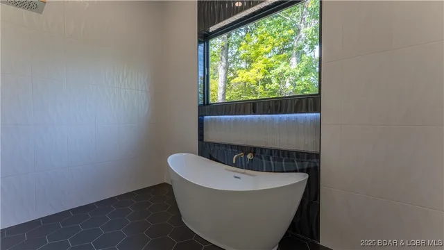 $2,750,000 | 957 Grand View Drive, Sunrise Beach, MO 65079