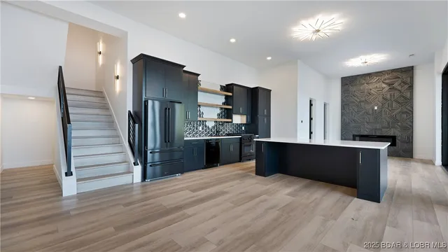 $2,750,000 | 957 Grand View Drive, Sunrise Beach, MO 65079