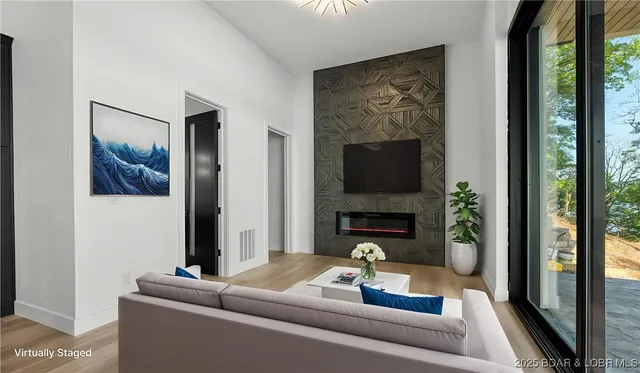 $2,750,000 | 957 Grand View Drive, Sunrise Beach, MO 65079